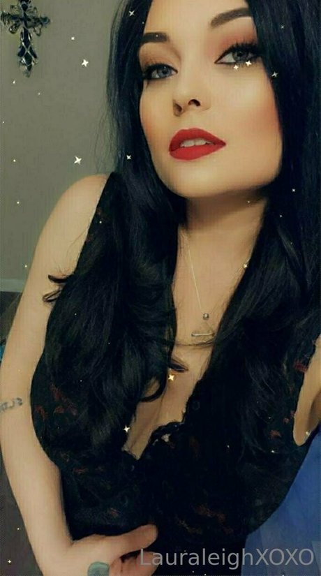 the.laurajohnson star pornographic images