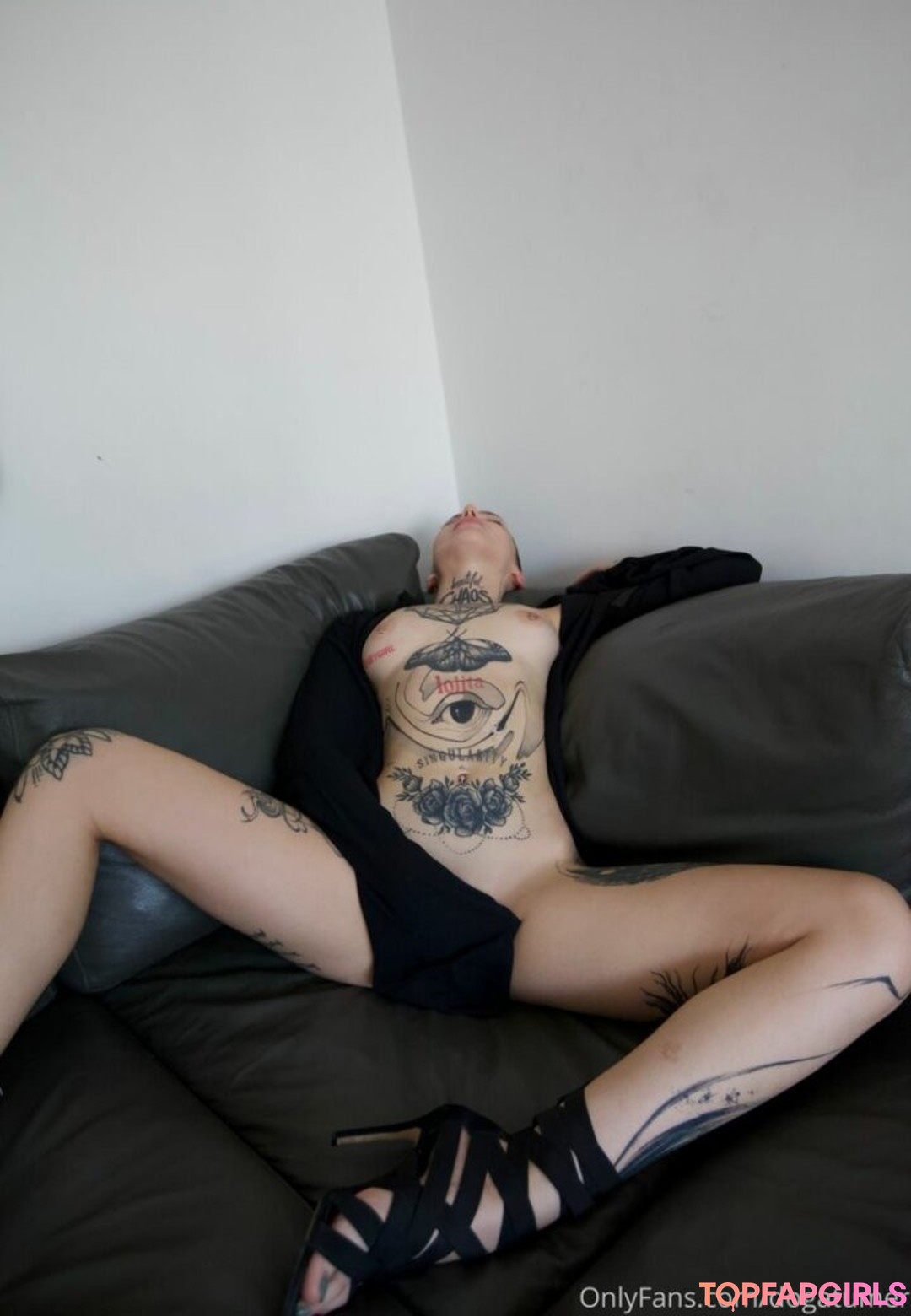 Doğa tümer nude - noirot.net.ua.