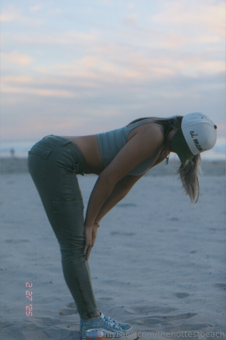 Thehottestbeach star top img
