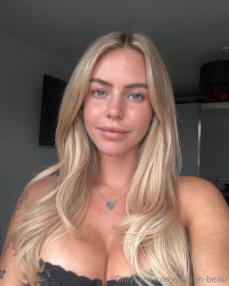 Jazmin Beau model hot gallery