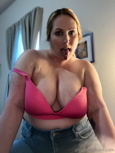 Piperplatinumfree star erotic archive