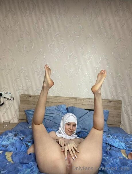 Nikki Leee nude star pics