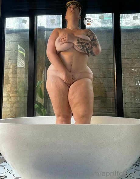 goth pawg onlyfans top pic