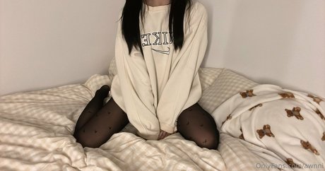 awnni star sexy picture