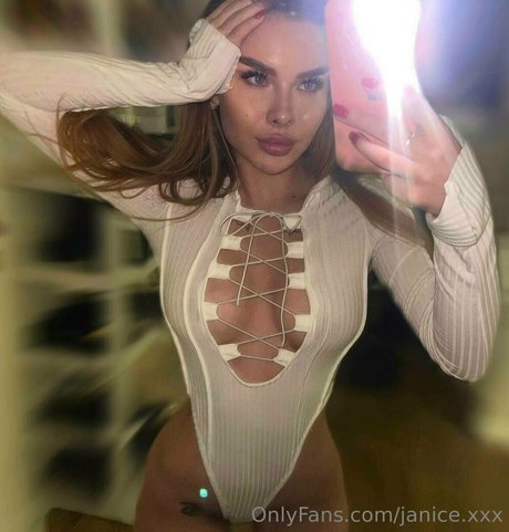 Janice.xxx janice-xxx Foto Nuda Trapelate di OnlyFans.