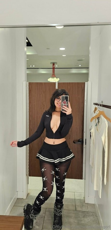 Emostonergorl star adult archive
