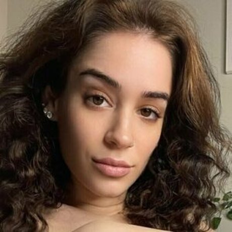 Talliebiggins hot naked image