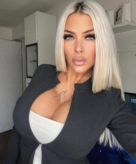 Deminecka pornographic actress images