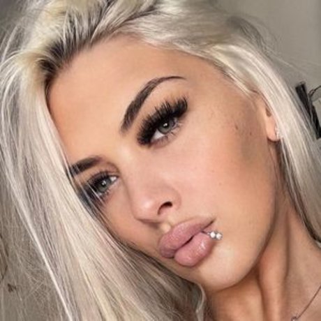 Deminecka model beautiful images