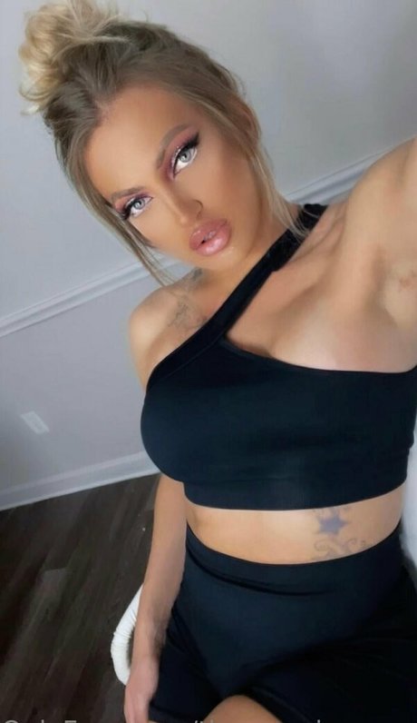 theeveemarie model perfect images
